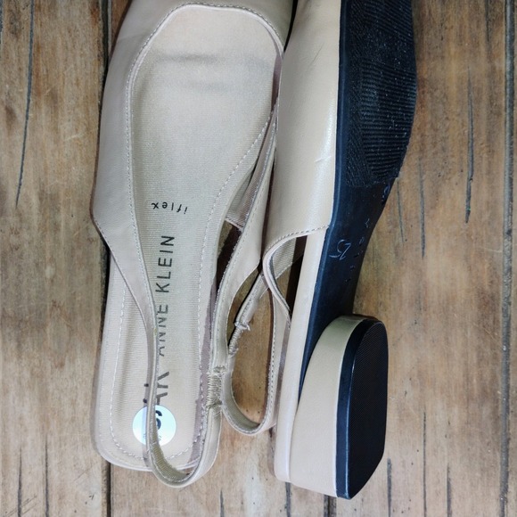 Anne Klein Iflex Slingback Pointed Toe Block Heel Beige Black Size 8 - Picture 2 of 3